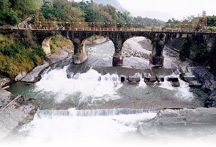 Nuo-Mi Bridge