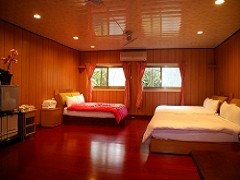 家庭六人房