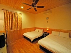 豪華小木屋四人房